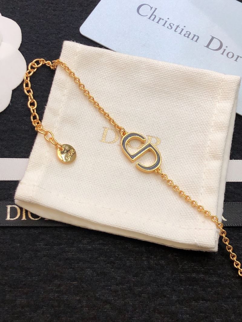 chr1st1an D10r bracelets